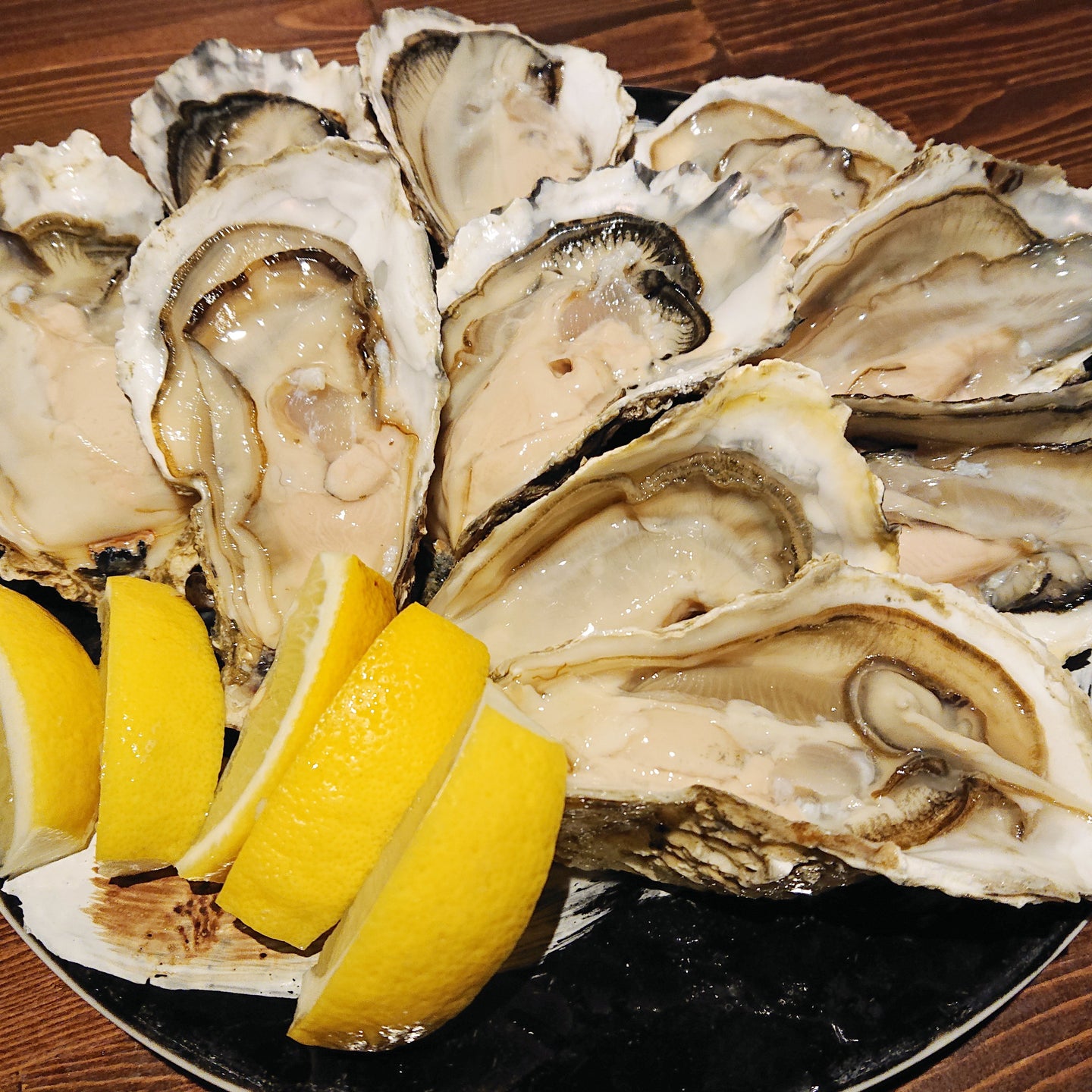 Oyster with shell 2 pcs/pack